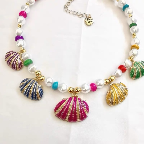 Betsey Johnson Shell Charm Pearl Statement Necklace Multi NEW - Picture 7 of 9